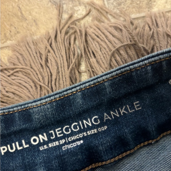 jeans - Picture 2 of 3